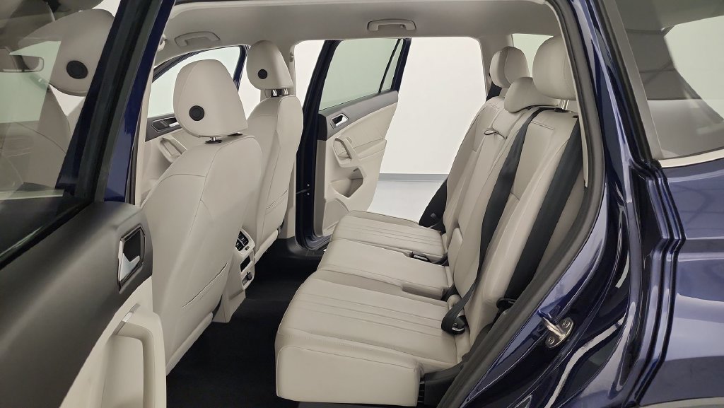 Used 2024 Volkswagen Tiguan SE AWD/4WD image 24