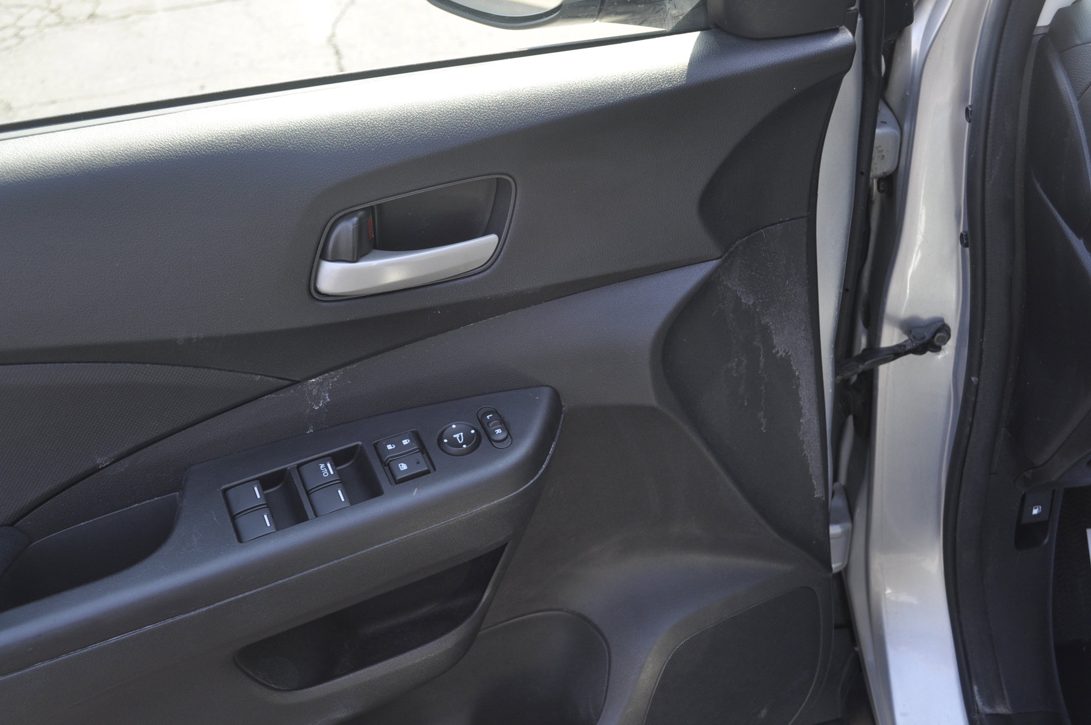 Used 2015 Honda CR-V LX image 16