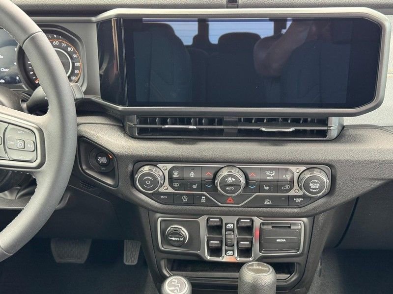 New 2026 Jeep Gladiator Sport AWD/4WD image 8