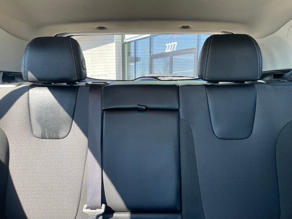 Used 2022 Buick Encore GX Select image 22