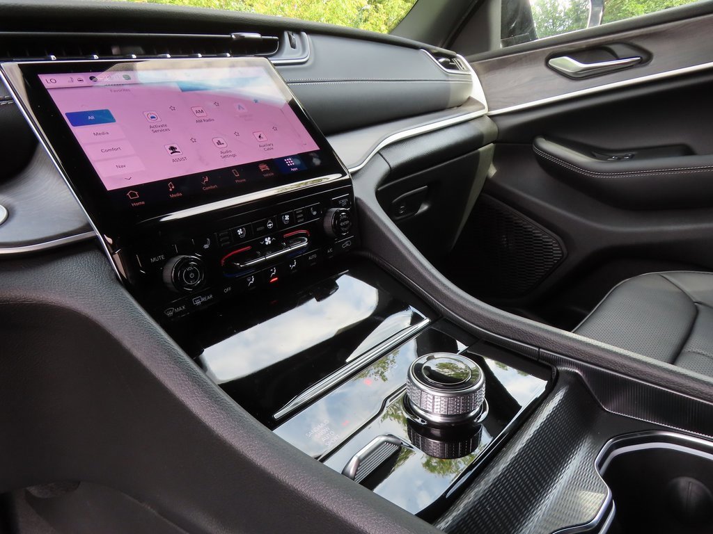 New 2025 Jeep Grand Cherokee Limited w/ Luxury Tech Group II image 6