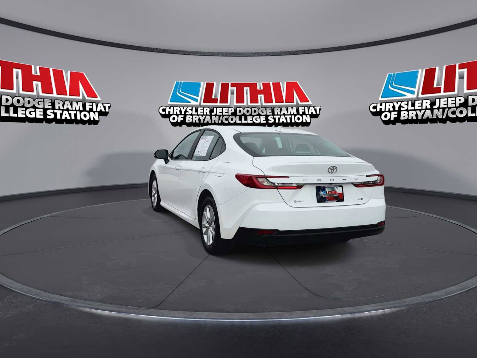 Used 2025 Toyota Camry LE image 6