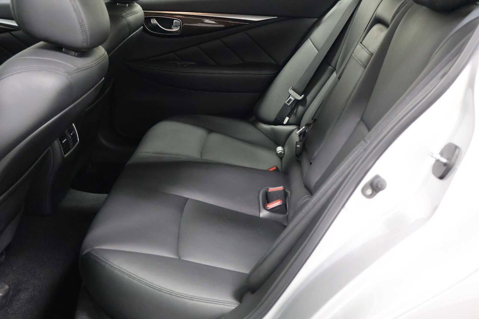 Used 2019 INFINITI Q50 Luxe w/ Essential Package (3.0T Luxe) AWD/4WD image 33