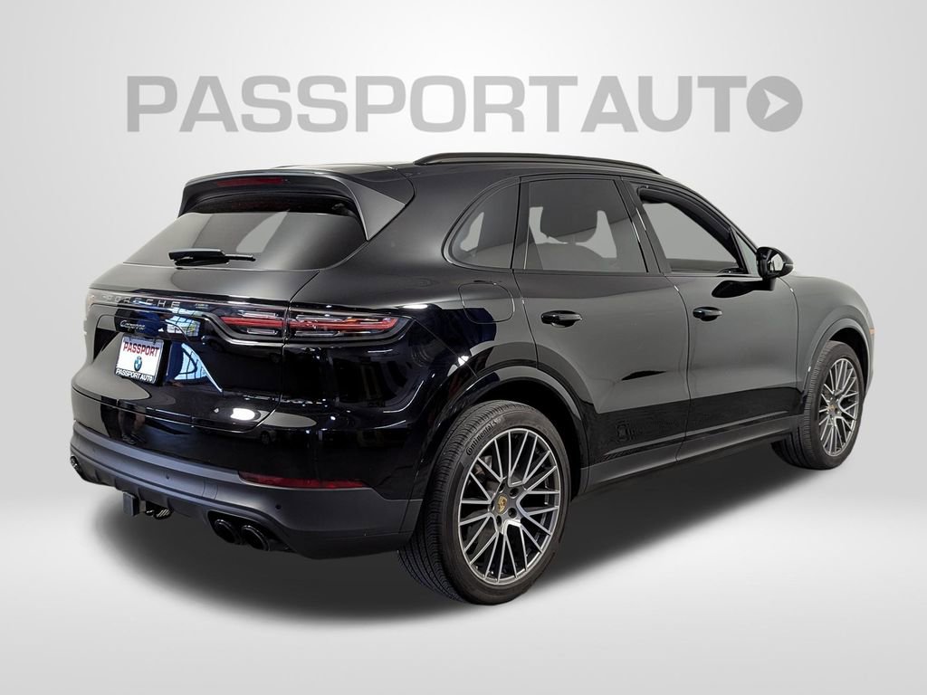 Used 2022 Porsche Cayenne Platinum Edition image 7
