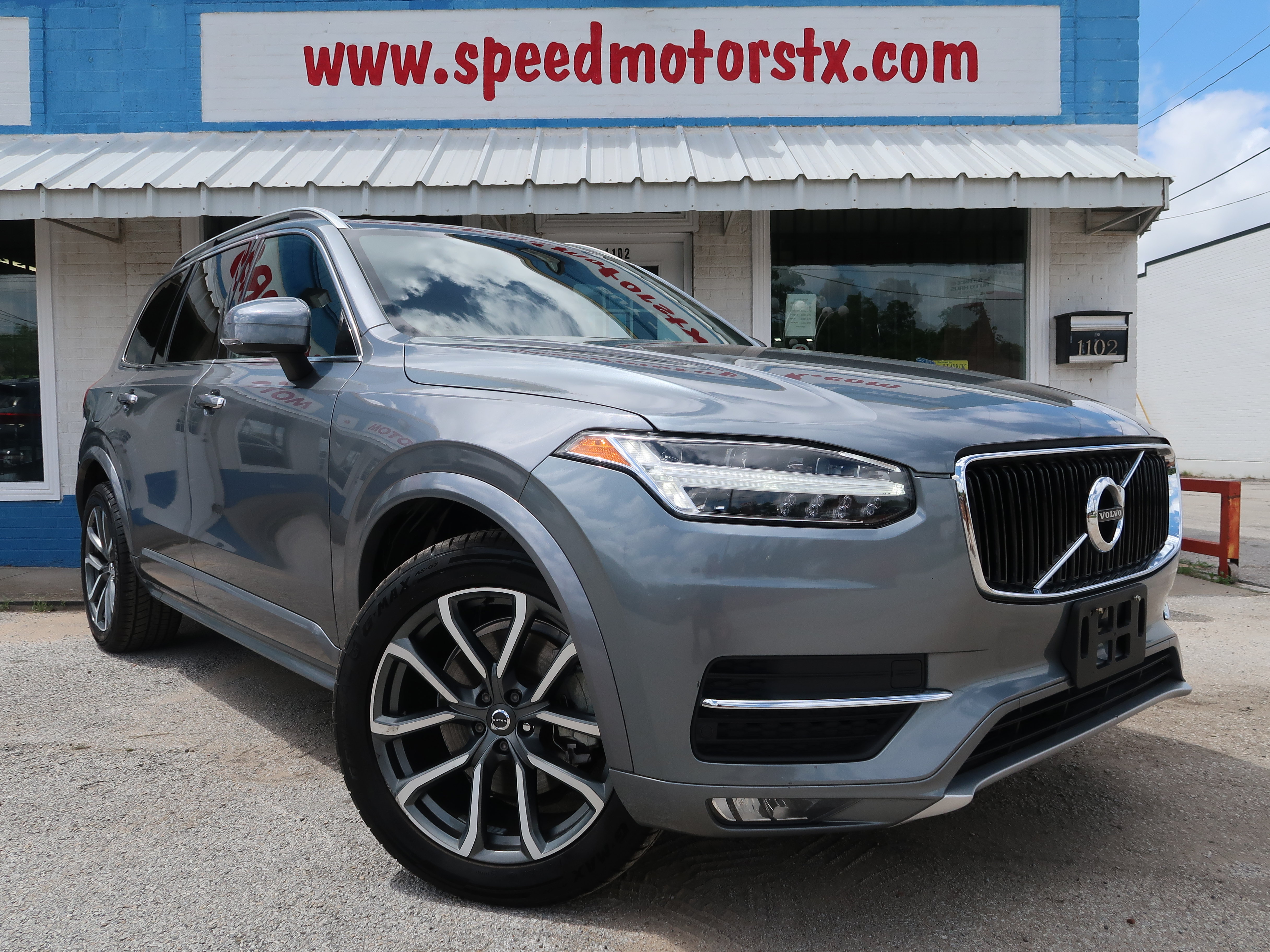 Used 2019 Volvo XC90 T5 Momentum w/ Protection Package Premier FWD image 2