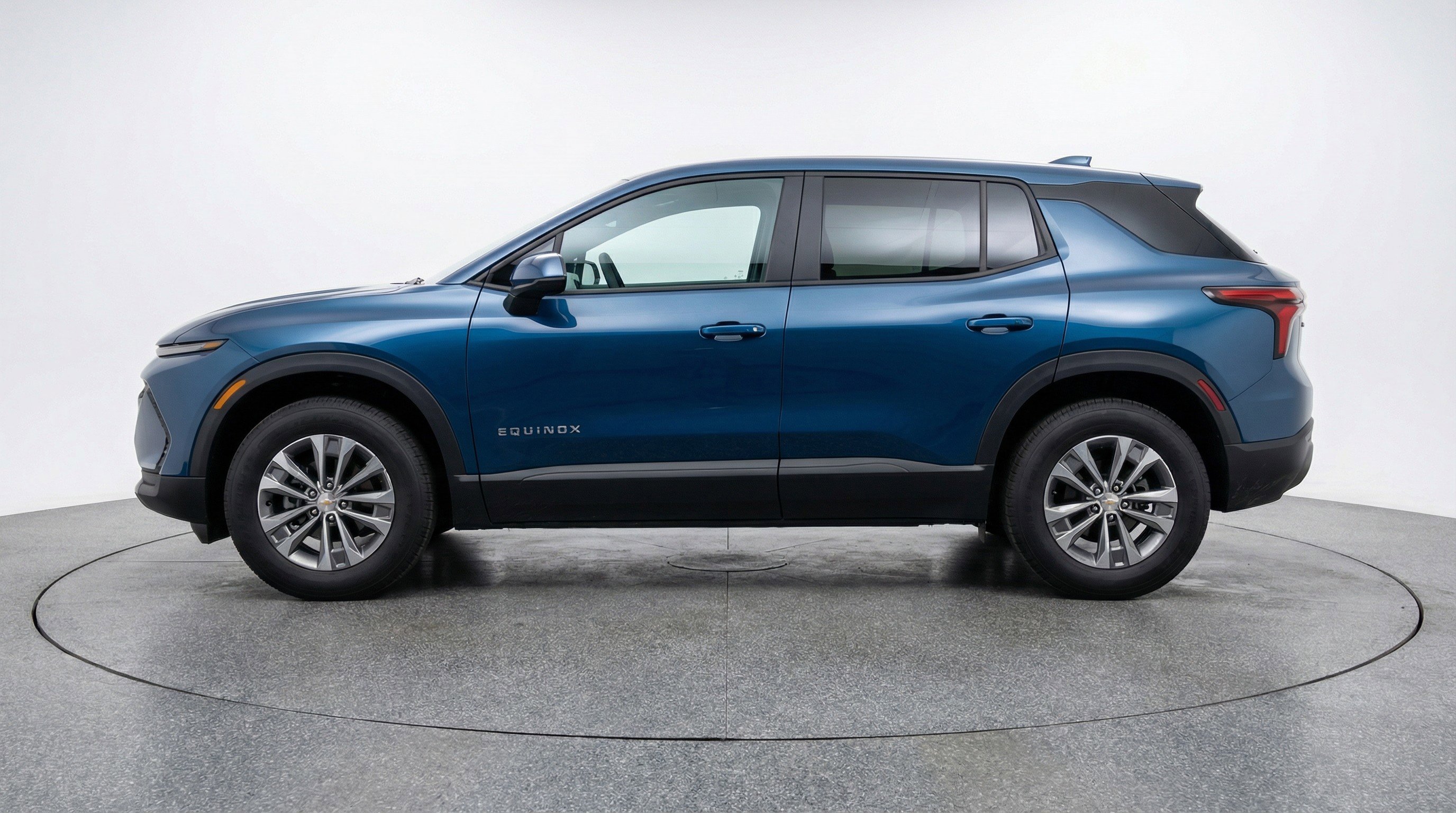 Used 2025 Chevrolet Equinox LT FWD image 5