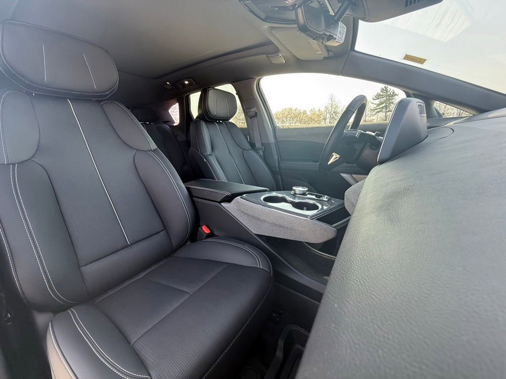 Certified 2025 Cadillac Optiq Luxury 2 w/ LPO, Floor Liner Package image 31