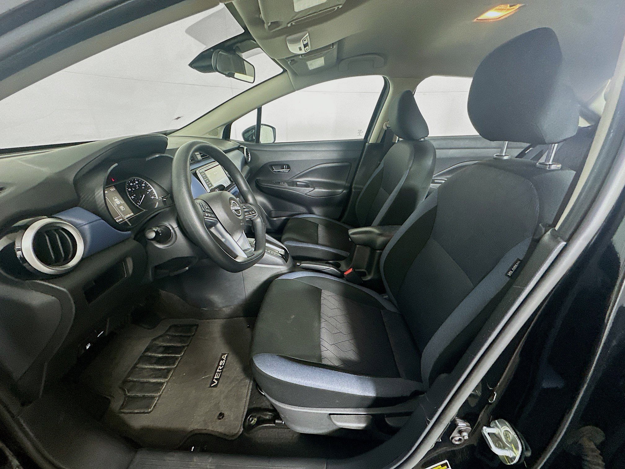 Used 2025 Nissan Versa SV image 13