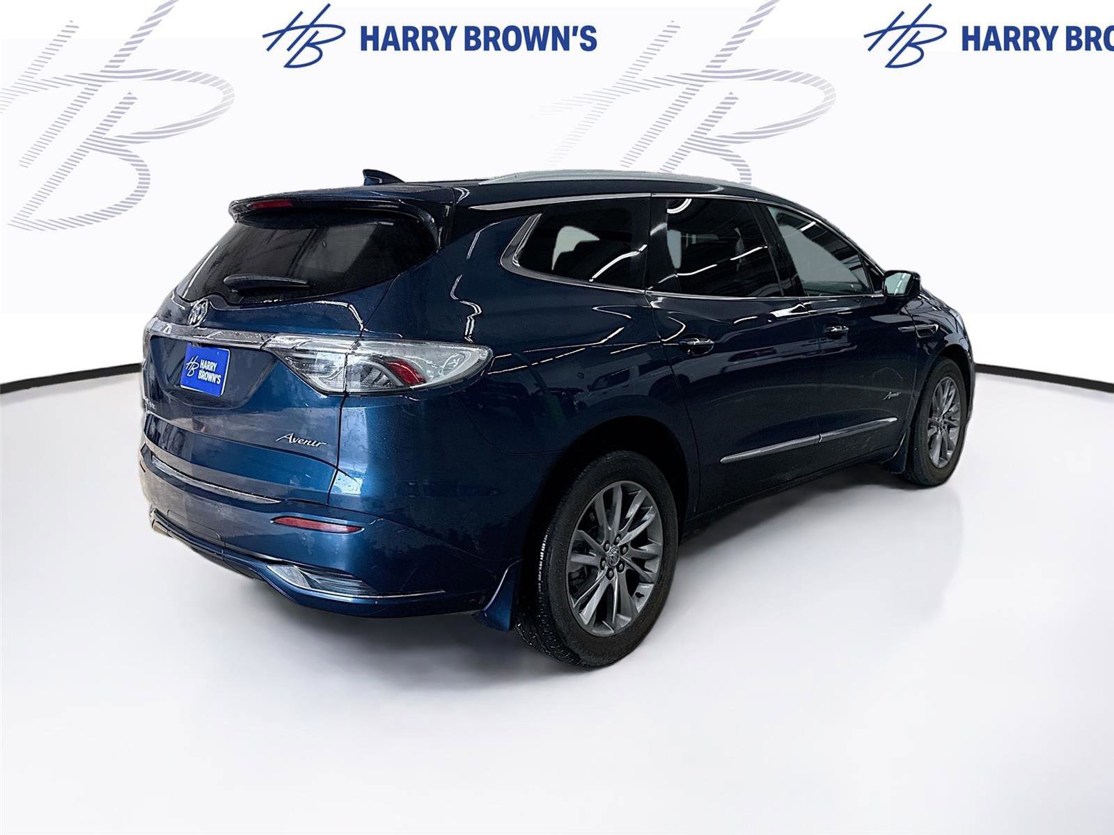 Used 2023 Buick Enclave Avenir w/ Avenir Technology Package AWD/4WD image 9