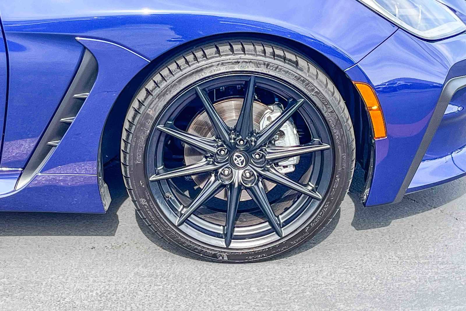 Used 2024 Toyota GR86 Premium image 9