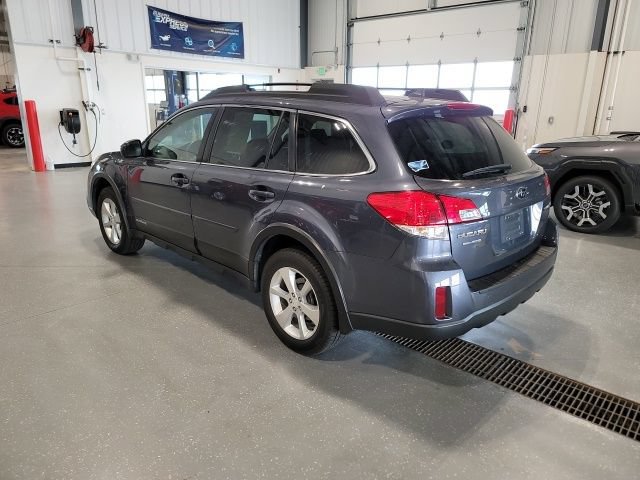 Used 2014 Subaru Outback 2.5i Limited w/ Accessory Value Package (OYS) AWD/4WD image 5
