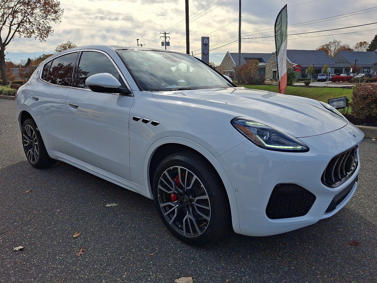 New 2025 Maserati Grecale GT AWD/4WD image 2