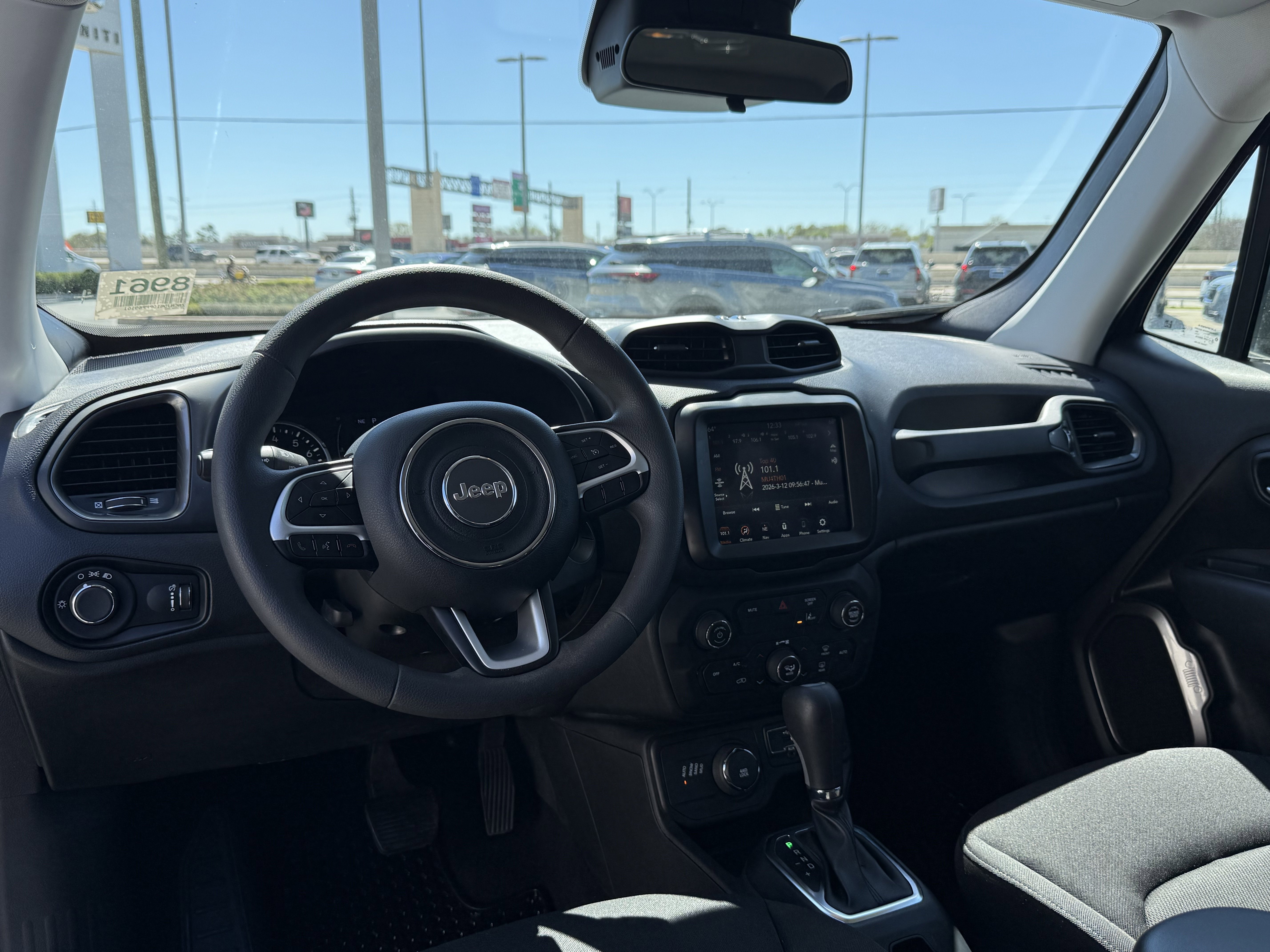 Used 2023 Jeep Renegade Latitude AWD/4WD image 17