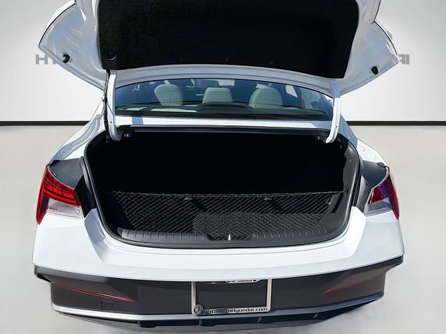 New 2026 Hyundai Elantra Blue image 25