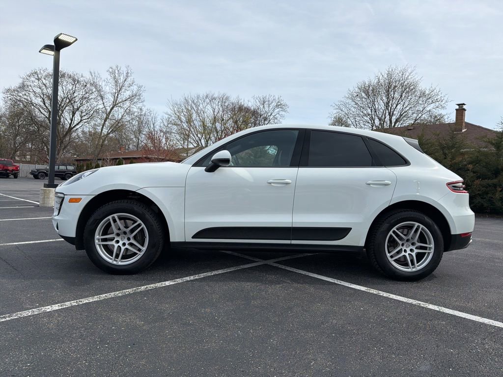 Used 2017 Porsche Macan AWD/4WD image 2