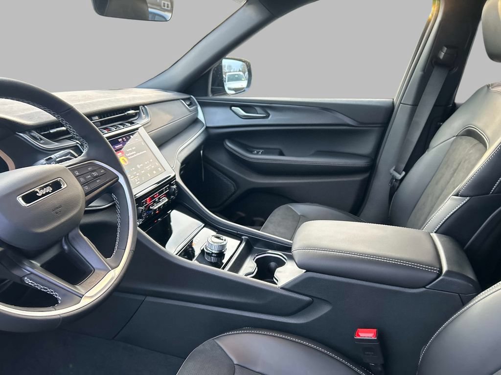 New 2025 Jeep Grand Cherokee L Altitude AWD/4WD image 8