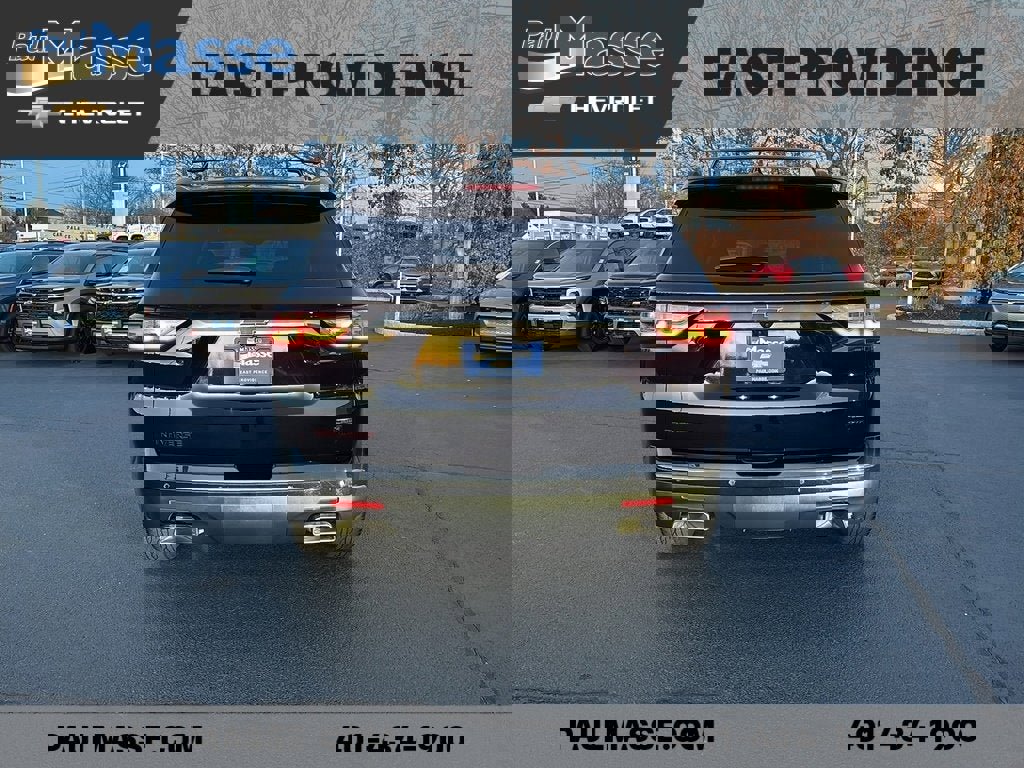 Used 2021 Chevrolet Traverse Premier w/ Redline Edition image 6