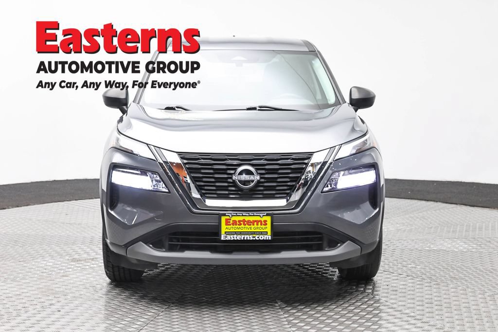 Used 2023 Nissan Rogue S AWD/4WD image 2