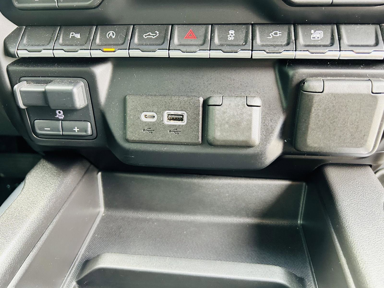 Used 2020 Chevrolet Silverado 1500 RST w/ All-Star Edition image 29