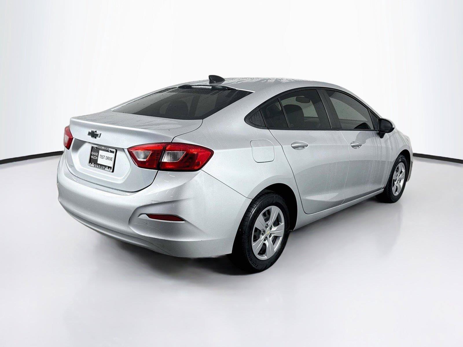 Used 2018 Chevrolet Cruze LS FWD image 2