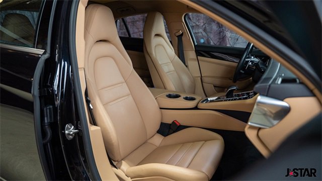 Used 2022 Porsche Panamera 4 w/ Premium Package image 10