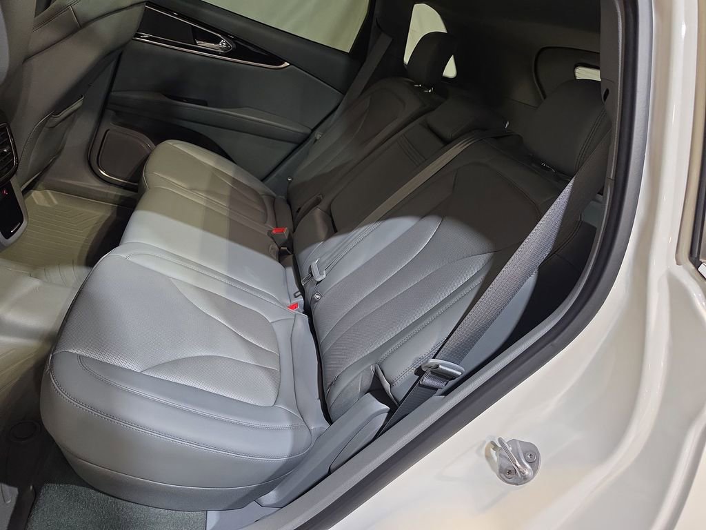 Used 2022 Lincoln Nautilus Reserve AWD/4WD image 25