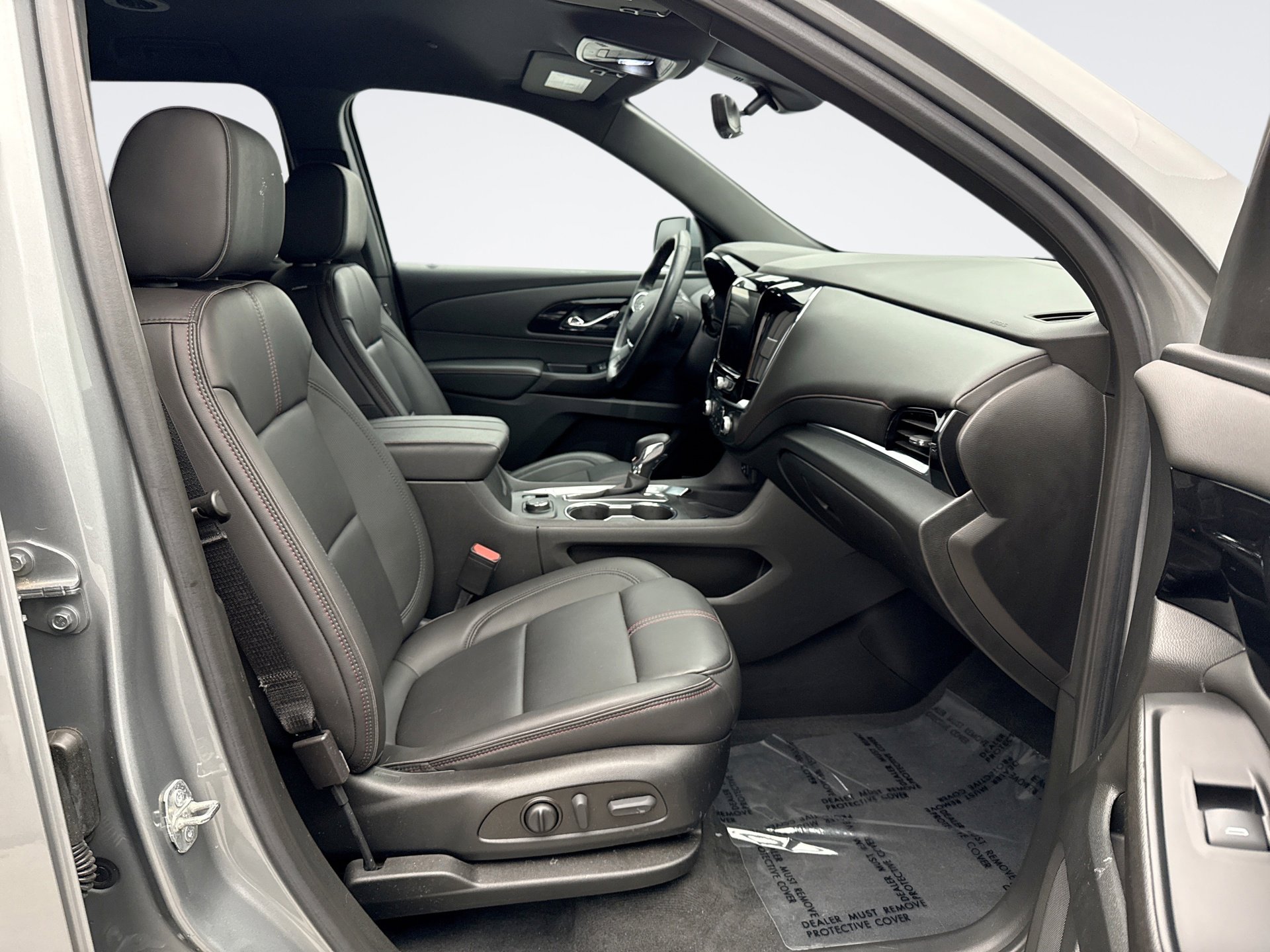 Used 2023 Chevrolet Traverse RS image 19