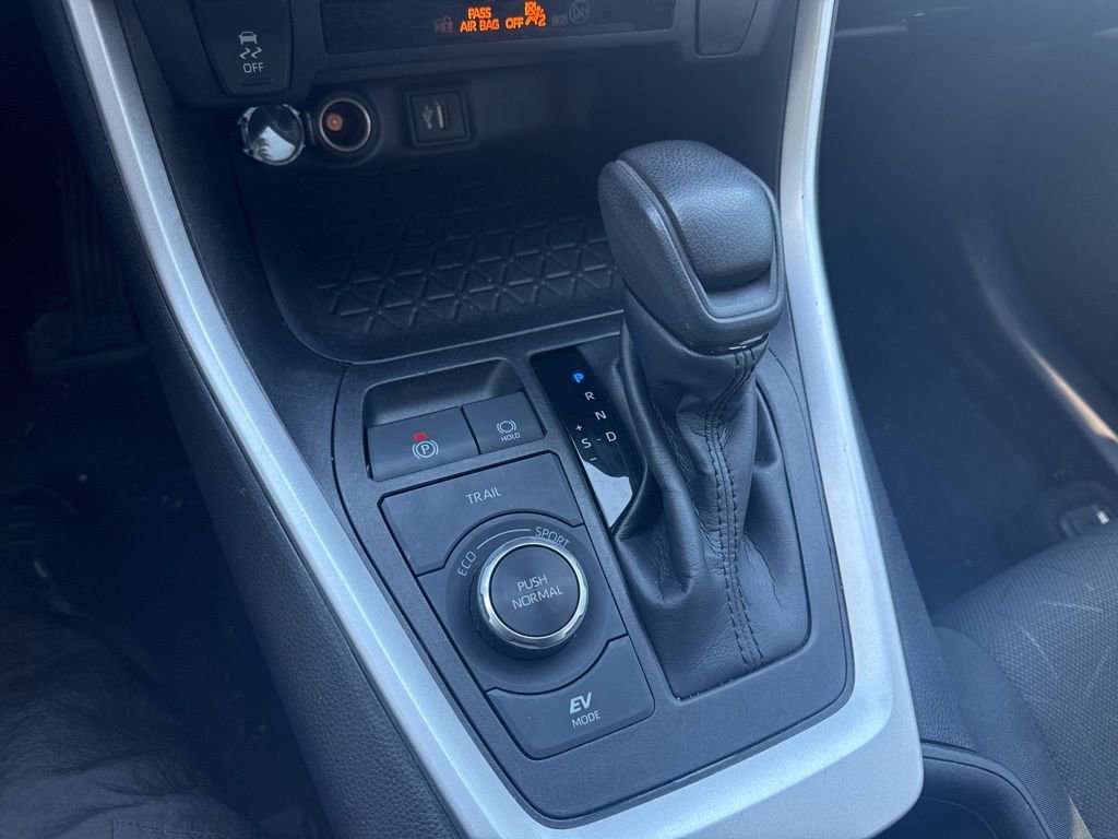 Used 2023 Toyota RAV4 AWD Hybrid image 21