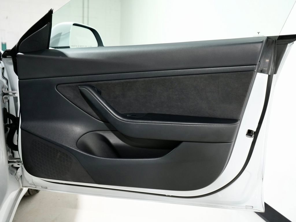 Used 2021 Tesla Model 3 Standard Range Plus image 25