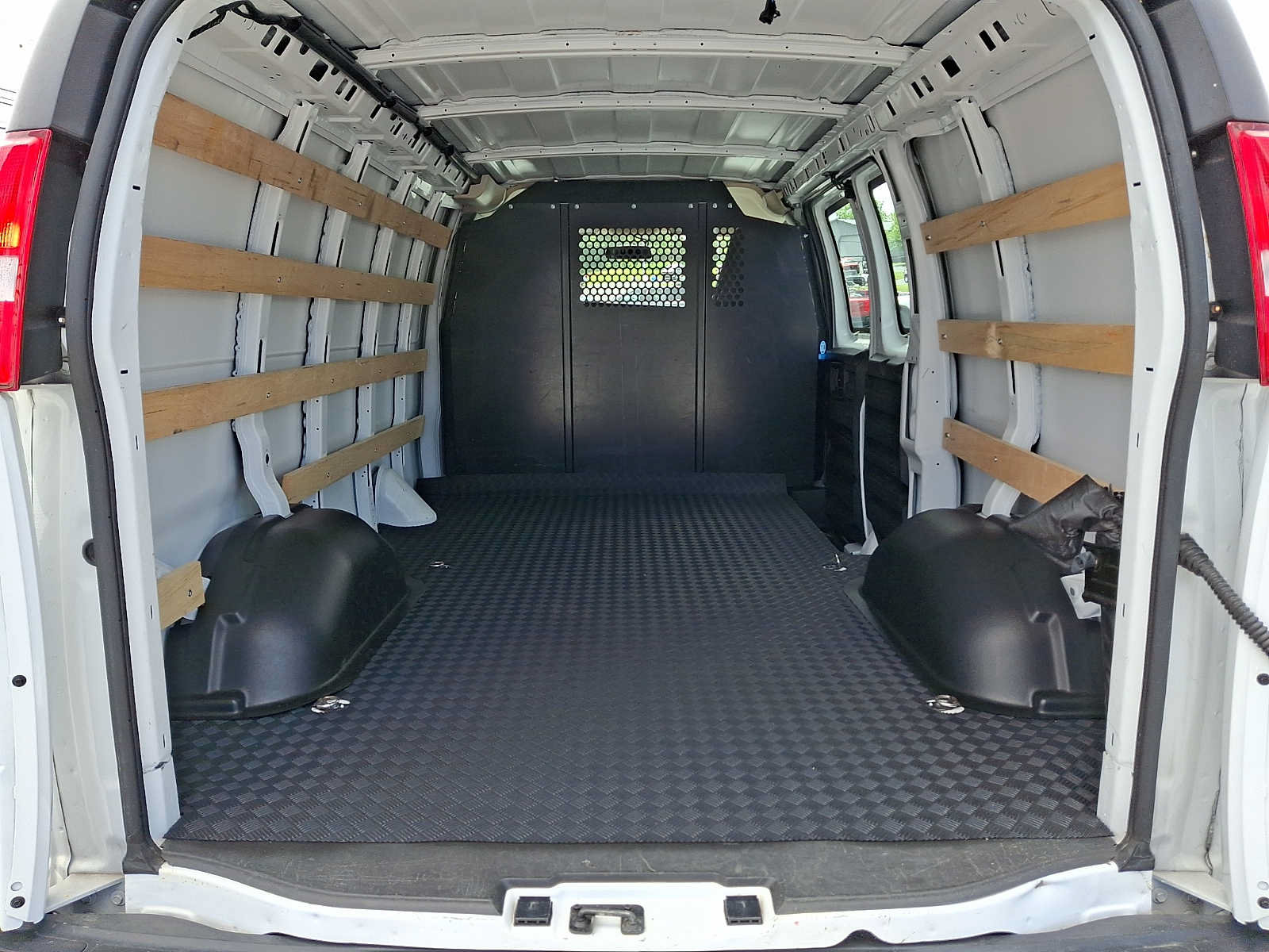 Used 2024 Chevrolet Express 2500 w/ Driver Convenience Package RWD image 29