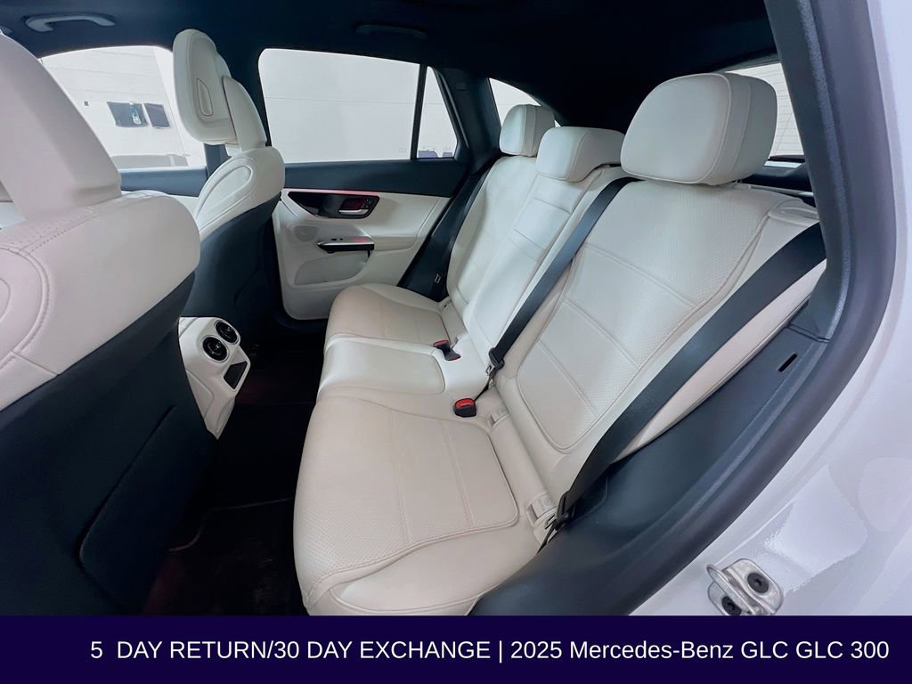 Used 2025 Mercedes-Benz GLC 300 4MATIC image 26