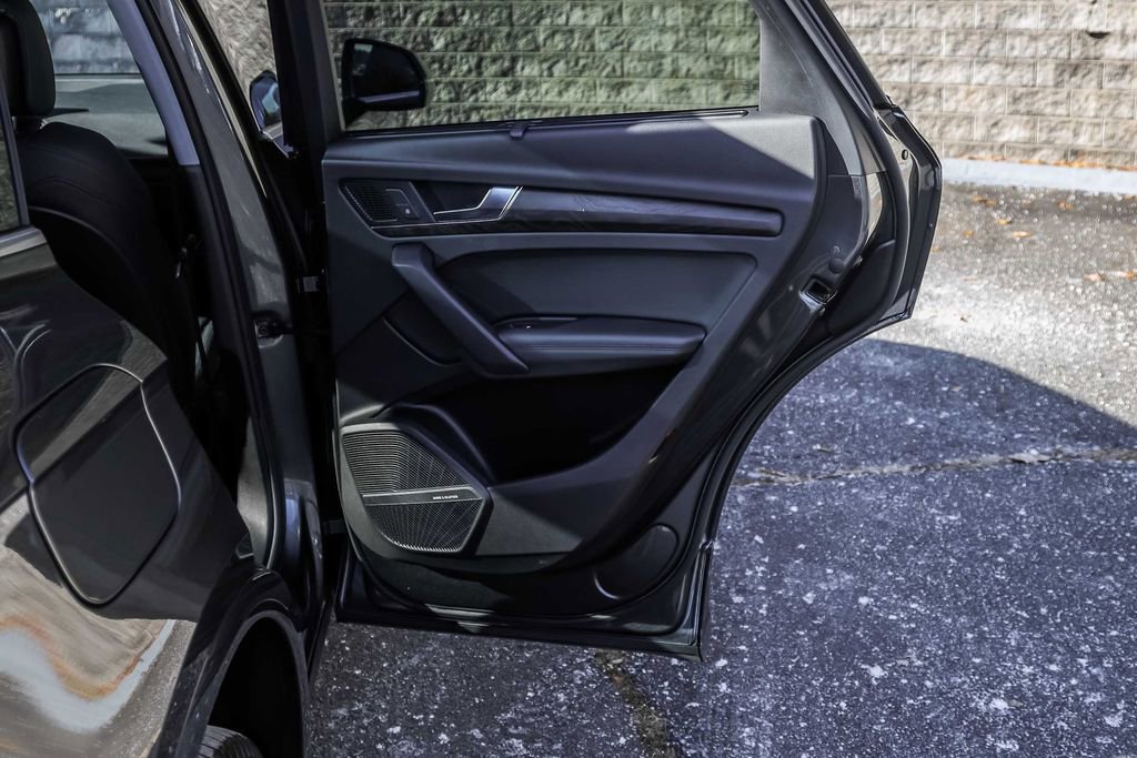 Used 2020 Audi Q5 e Prestige w/ Prestige Package image 15