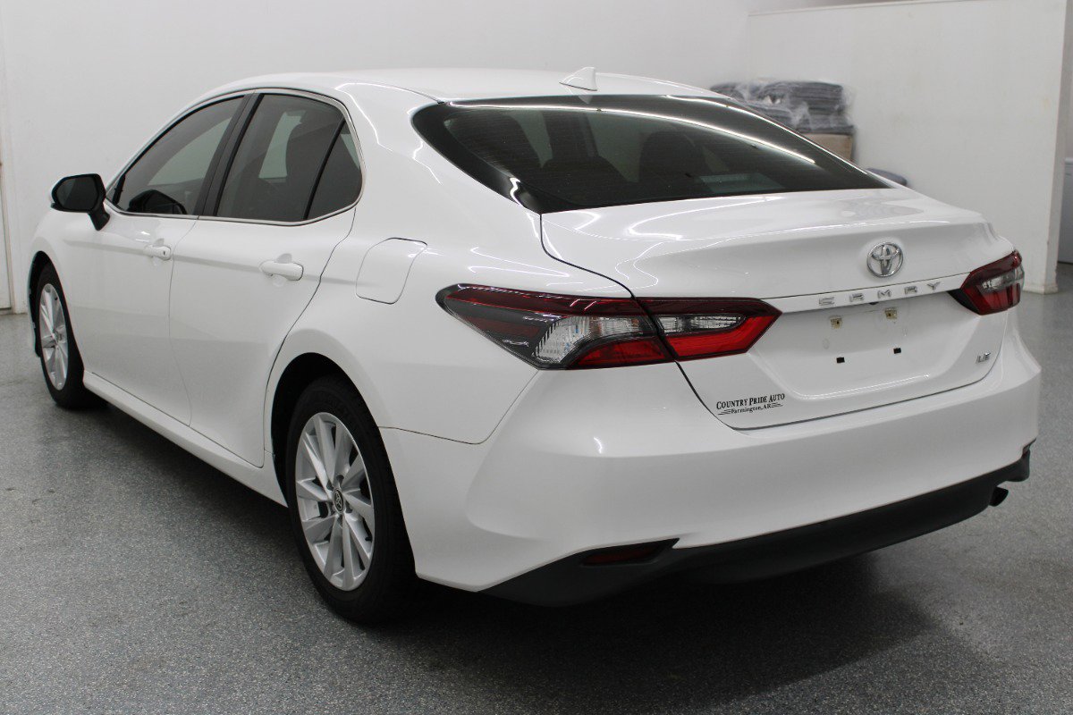 Used 2021 Toyota Camry LE FWD image 6