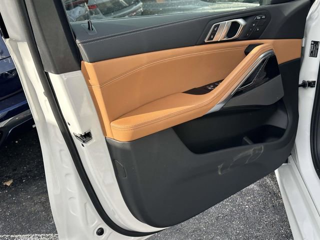 New 2026 BMW X6 xDrive40i w/ Climate Comfort Package image 13
