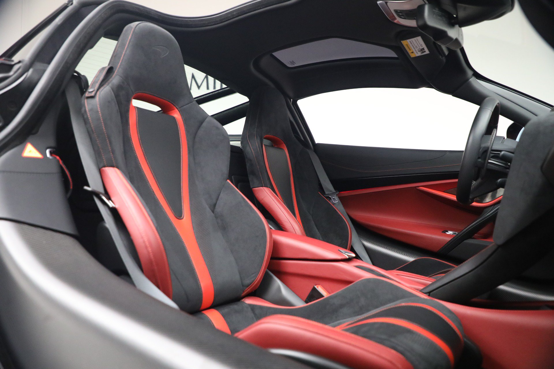 Used 2019 McLaren 720S Performance RWD image 23