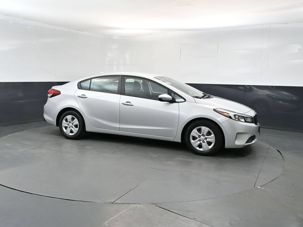 Used 2017 Kia Forte LX FWD image 7