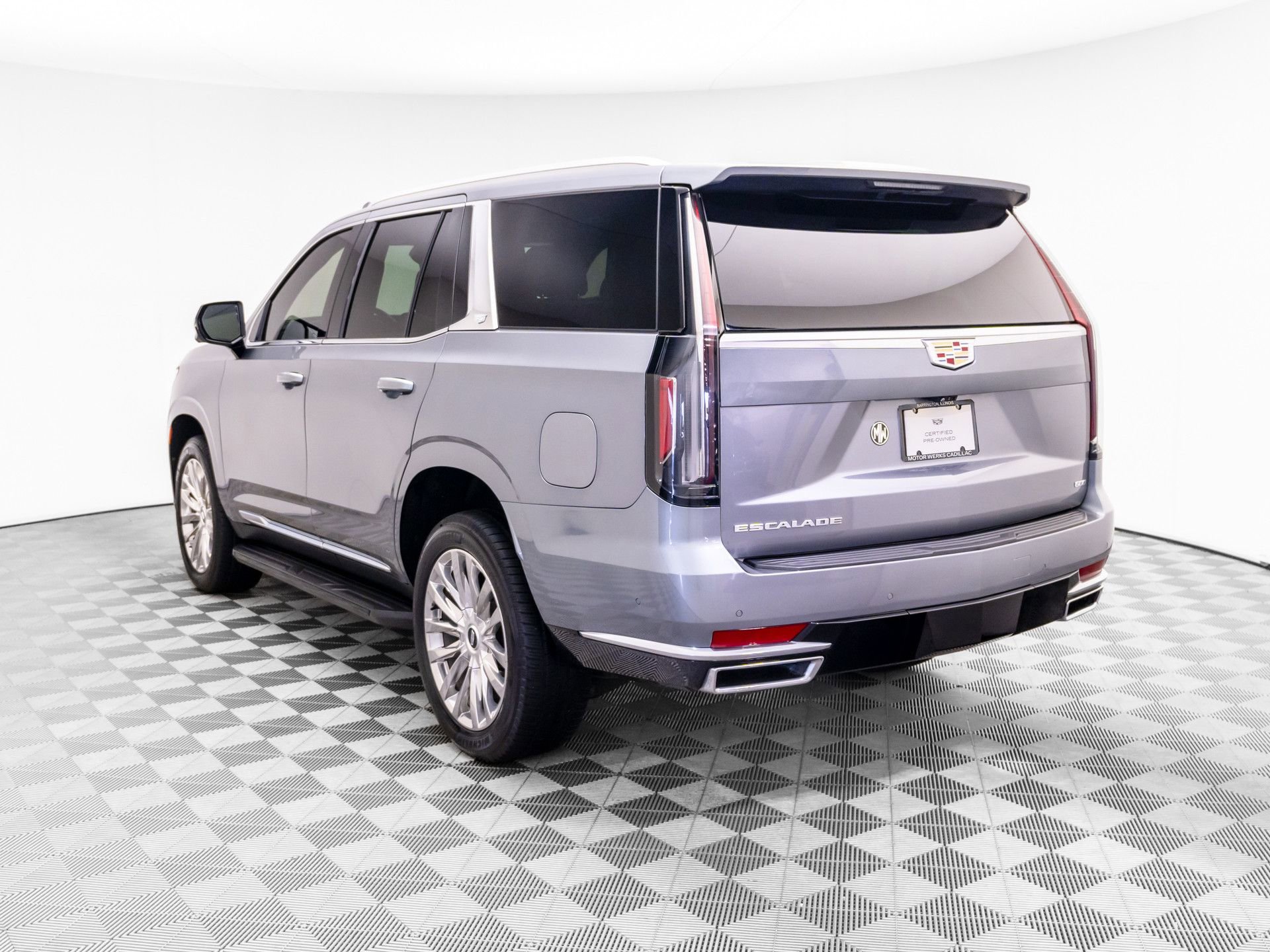 Certified 2021 Cadillac Escalade Premium Luxury AWD/4WD image 3