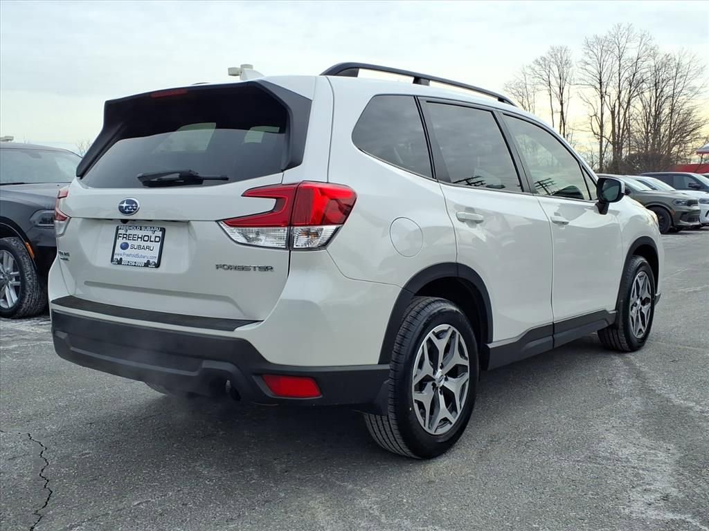 Used 2020 Subaru Forester Premium image 20