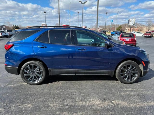 Used 2023 Chevrolet Equinox RS FWD image 2