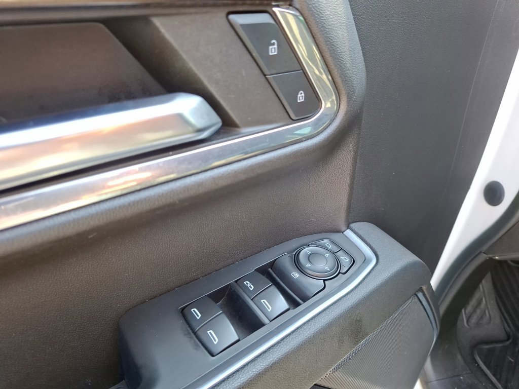 Used 2023 Chevrolet Silverado 1500 LT AWD/4WD image 12