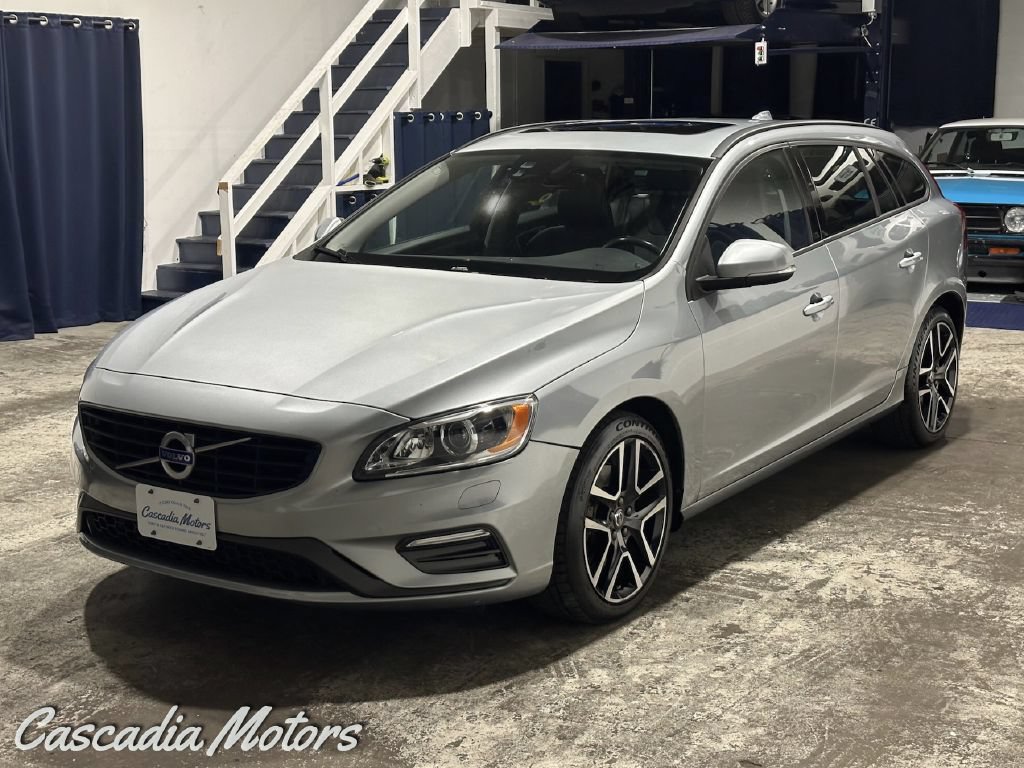 Used 2018 Volvo V60 T5 Dynamic w/ Vision Package AWD/4WD image 5