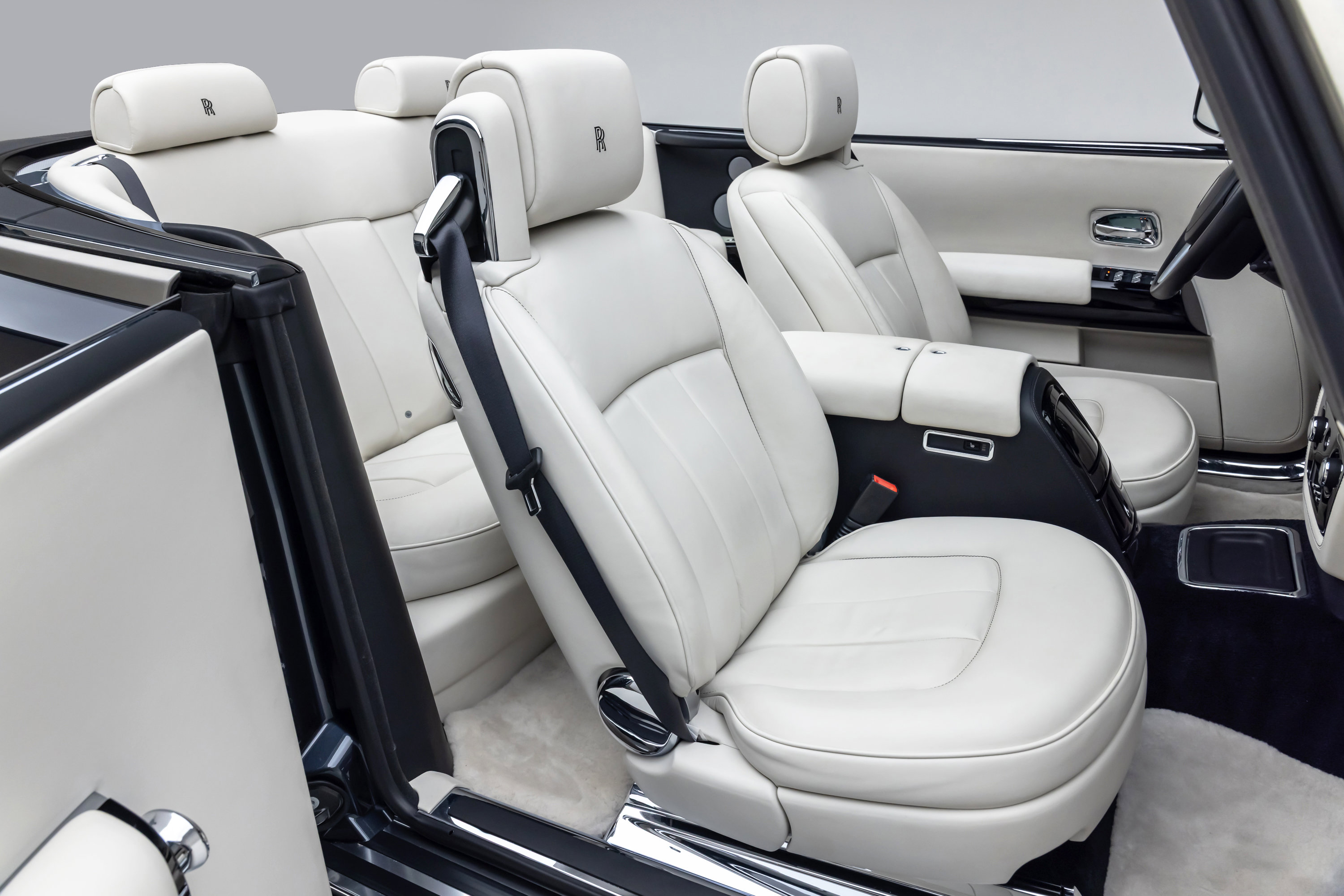 Used 2013 Rolls-Royce Phantom Drophead Coupe image 35