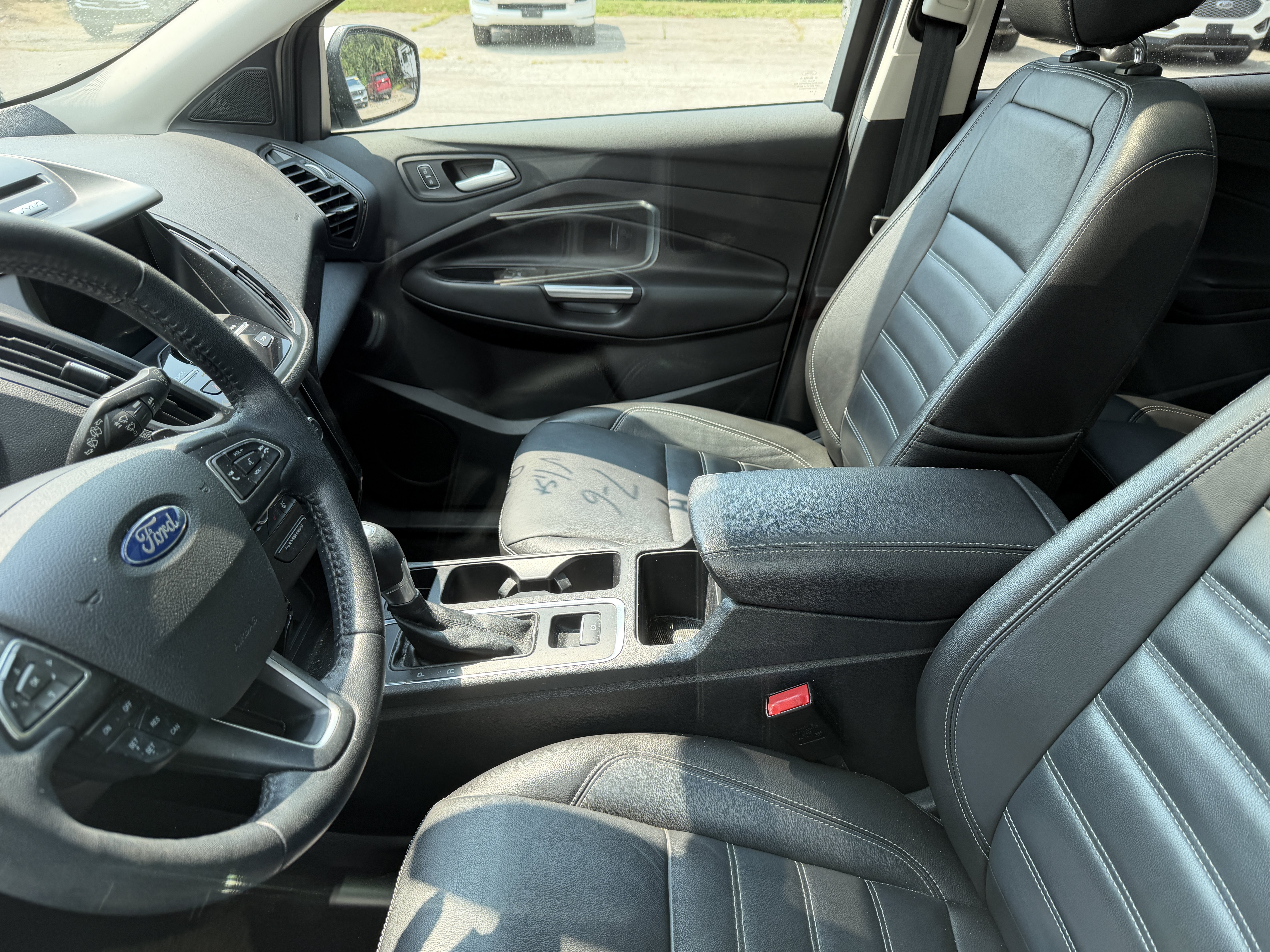 Used 2017 Ford Escape Titanium AWD/4WD image 4