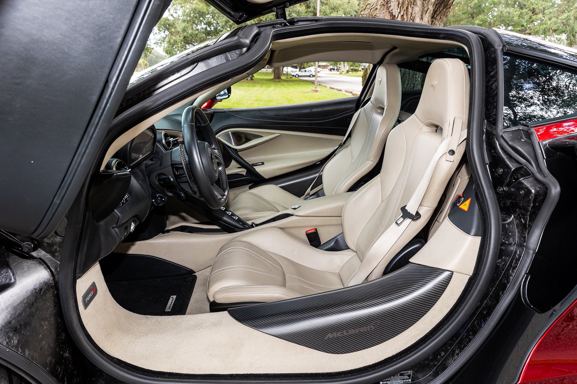 Used 2018 McLaren 720S Luxury RWD image 40