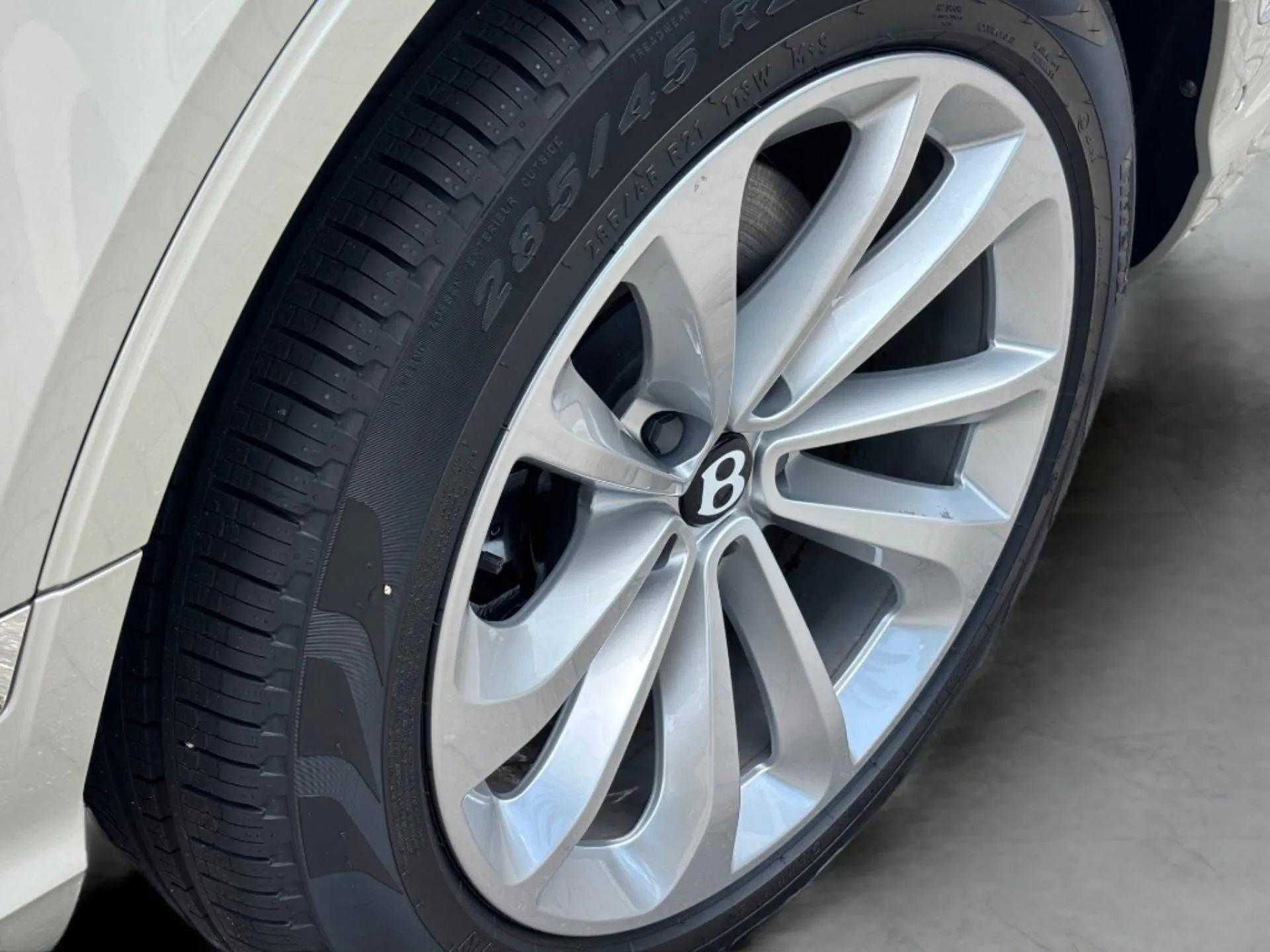 New 2025 Bentley Bentayga Extended Wheelbase image 30