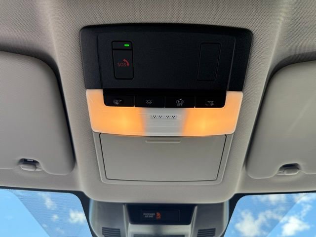 Used 2023 Nissan Rogue SV AWD/4WD image 16