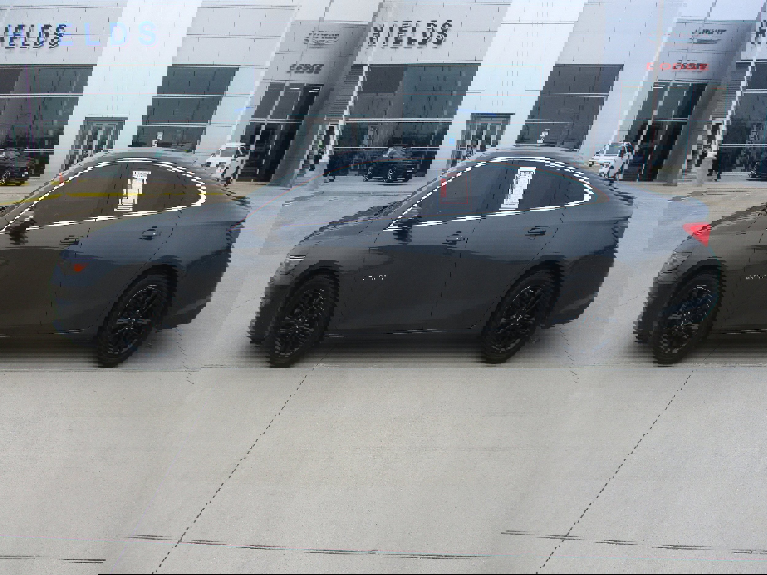 Used 2016 Chevrolet Malibu LT image 2