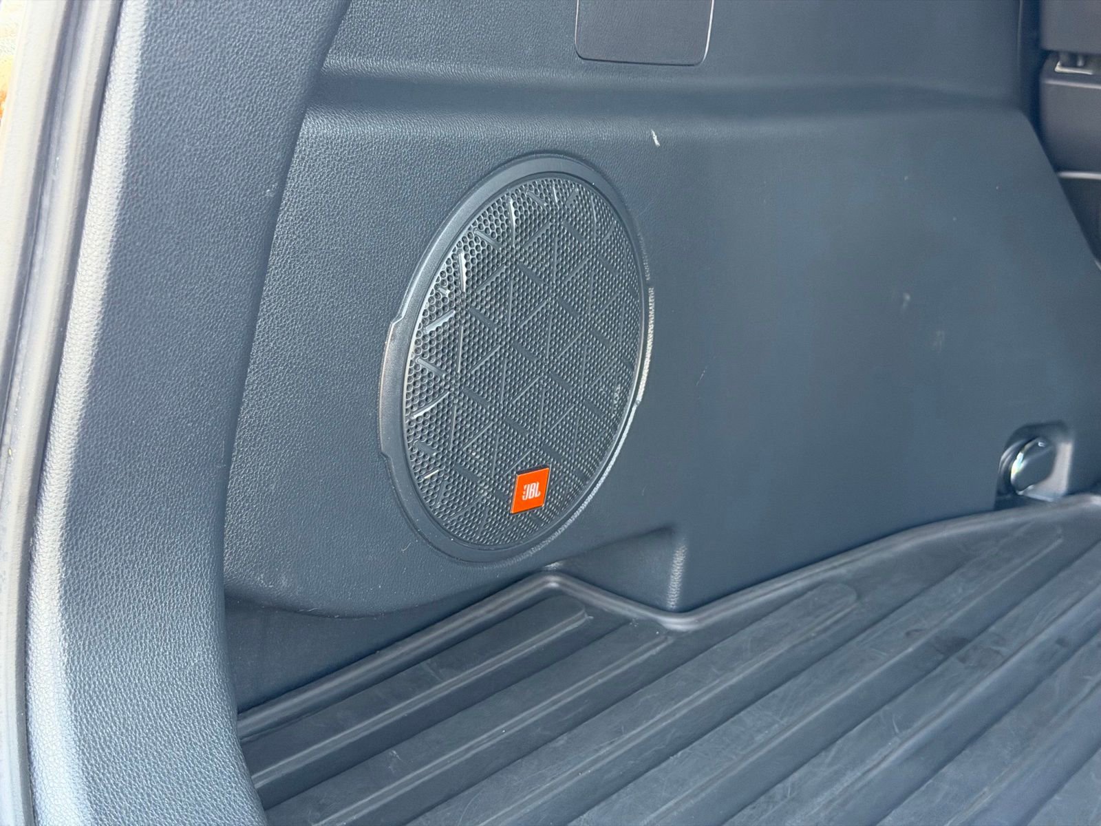 Used 2022 Toyota RAV4 XLE Premium image 35