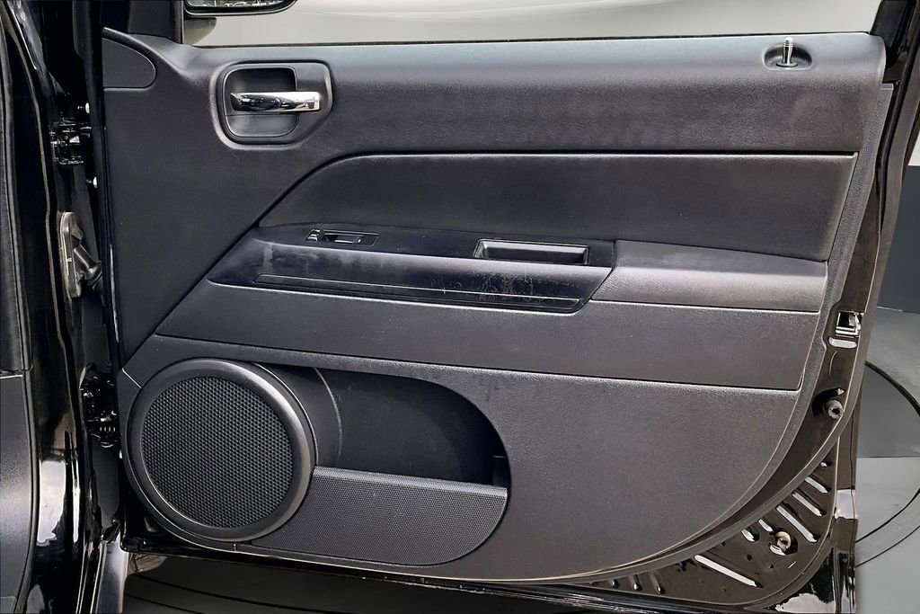 Used 2015 Jeep Compass Sport w/ Power Value Group image 25