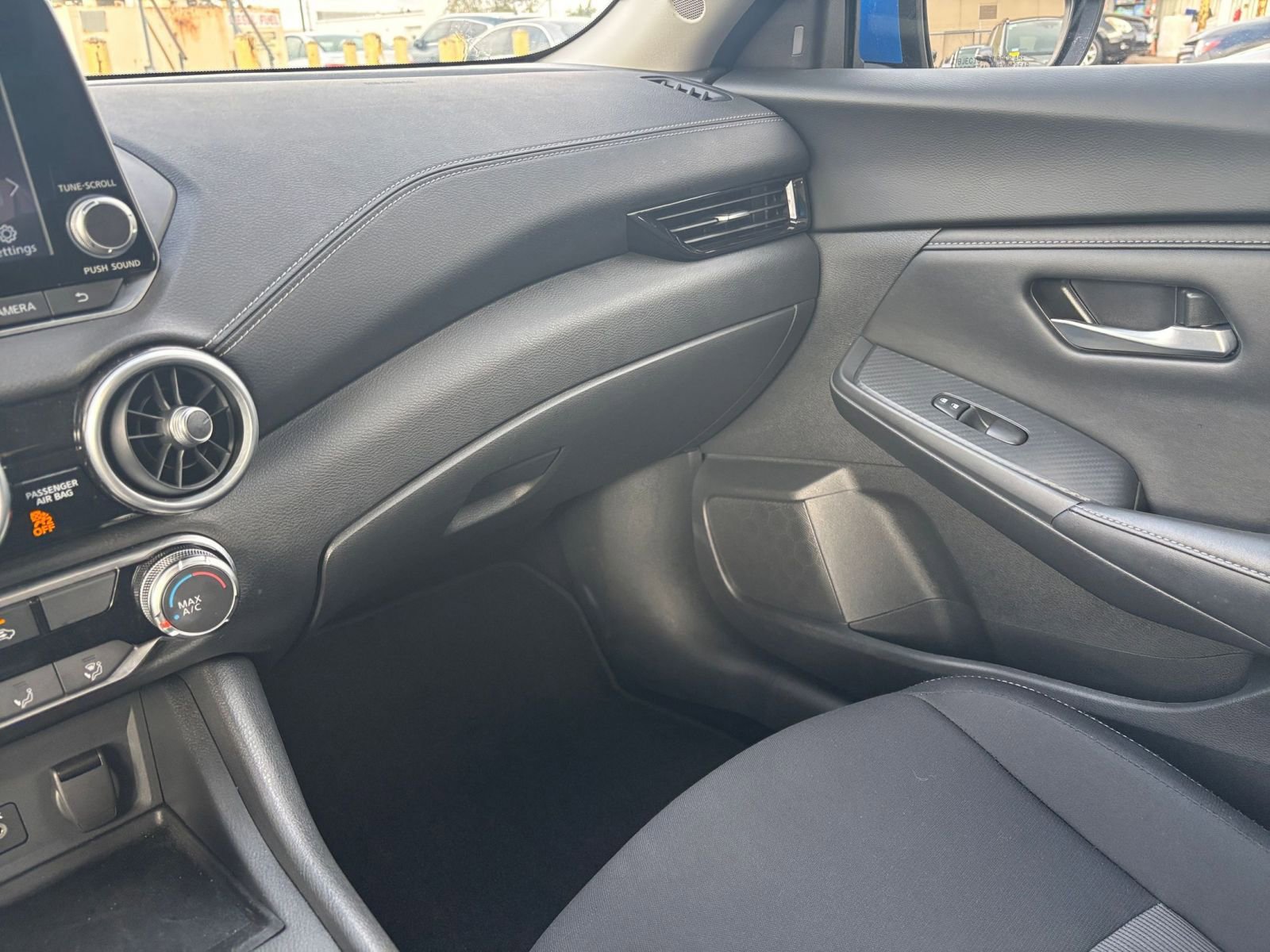 Used 2025 Nissan Sentra SV image 33